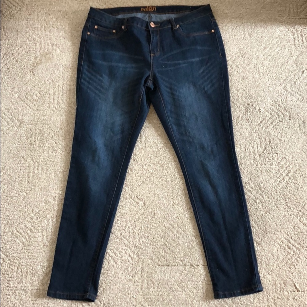 SIZE 16 SKINNY JEANS